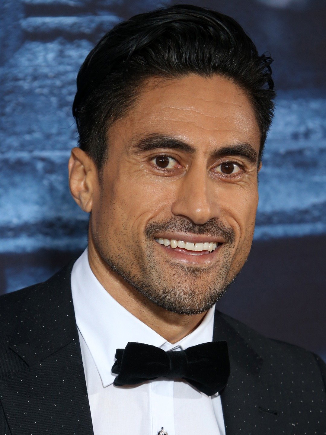 How tall is Joe Naufahu?